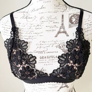 Black lace bra L